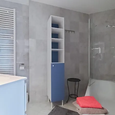 1 Bedroom Stunning In Lejlighed Oostende